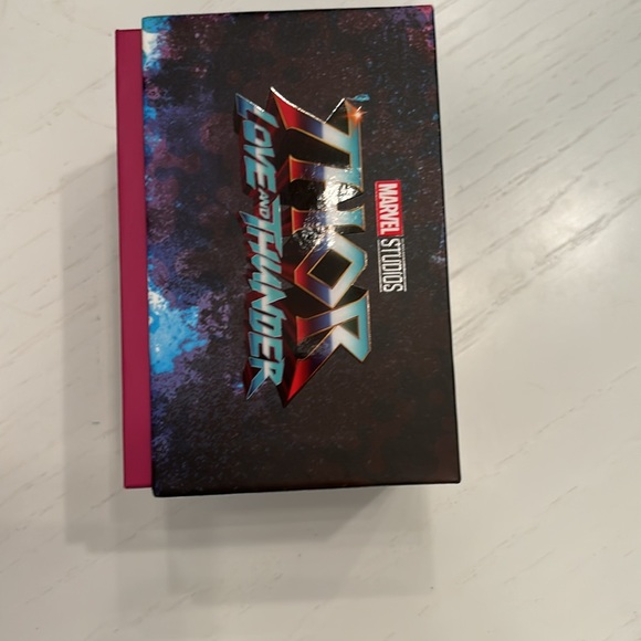 Disney Thor Marvel MagicBand Plus - Picture 4 of 10